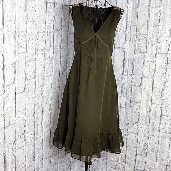 BANANA REPUBLIC Olive Green Pleated and Ruffled Sleeveless Dress OOP - Picture 1 of 9